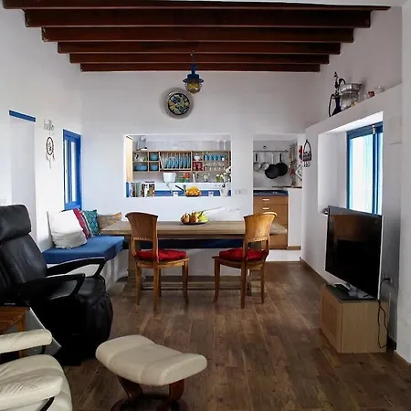 Casa Azul - 50 M Beach, Exclusive And Quiet Area, Wi-fi * Pedro Barba